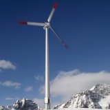 Selon Saskia Bourgeois, de l’Office fédéral de l’énergie, grâce à l’évolution de la technologie, la Suisse pourrait produire 8.9 TWh d’électricité éolienne par an, dont 5.7 TWh en hiver, en exploitant 30% du potentiel disponible. Cela représente près de 9000 éoliennes". KEYSTONE/ARNO BALZARINI